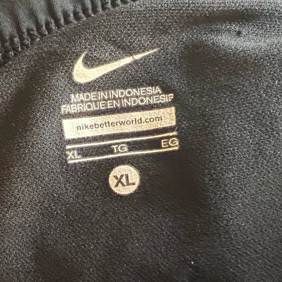 Nike Women's Extra Large Black Athletic Shorts - Picture 5 of 5